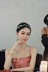 -红馆妆造(中央大街店)