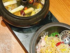 -云海肴·汽锅鸡·云南菜(天山百盛优客店)