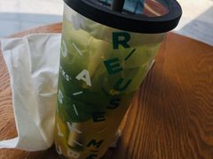 -星巴克(宝山万达店)