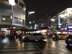 -六合夜市