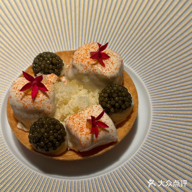 男朋友邀请我一起来体验莱美露滋 68楼风景真的很漂亮