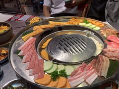 -哈哈碳都·牛肋条无限自助烤肉(台江万达店)