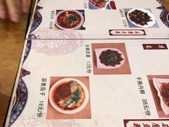 -石磨豆花家常菜·牦牛排土火锅