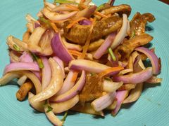 圆葱拌脂渣-宴小馆·小海鲜青岛菜(五四广场店)