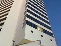 -燕山大酒店