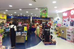 -玩具反斗城(正大广场店)