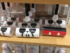 -名创优品(北京新中关购物中心地铁层店)