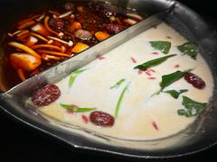 -湊湊火锅·茶憩(杭州湖滨银泰in77店)