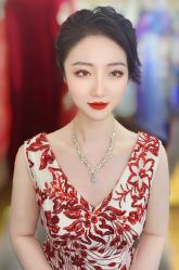 点击看大图 -爱伊人婚纱礼服美妆馆