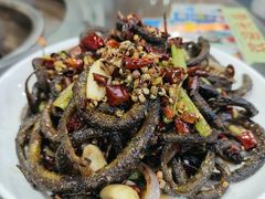 -丹水桥地锅鱼·翘嘴鲌·地方特色全鱼宴(丹江口大坝店)