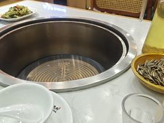-鲁员外地锅鸡地锅鱼(古墩路店)