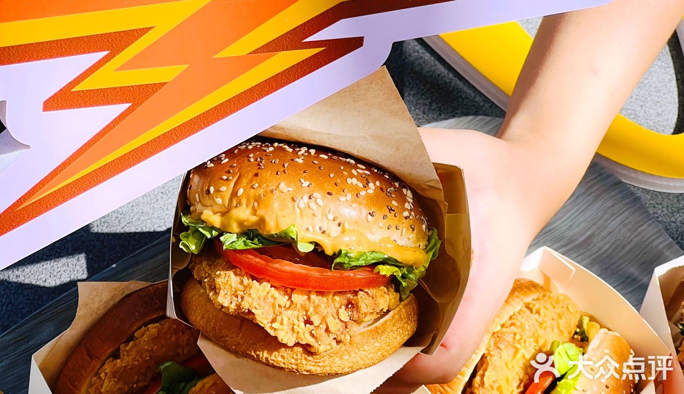 麦当劳🍔新品麦麦咔滋脆鸡腿堡也太脆了吧～