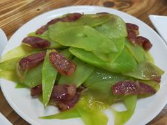 莴笋炒腊肠-盛燕泥丁粥