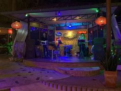 -Green Tree Rest. & Pub