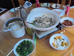-芦茨金富饭庄·25年老字号·专做稻草鸡