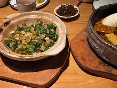 -帅巴人舅母子腊蹄民俗村