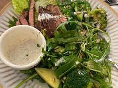 煎牛肉烤时蔬羽衣甘蓝沙拉-BAKER&SPICE(国金中心商场店)