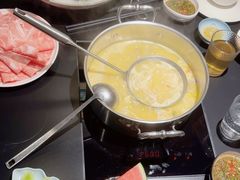 -鲜入唯煮·港式海鲜牛肉火锅(金宝街店)