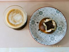 玫瑰红豆碱水球-雀食面包店(钟楼店)