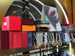 -德川洋服西服礼服订制·丽都皇冠店