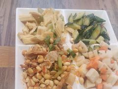 素拼凉菜-叁宝烤肉• 西安烧烤 领跑品牌(中海城店)