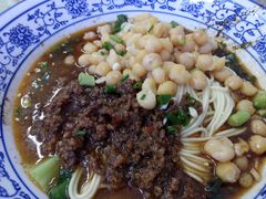 -渝之汇牛肉豌杂面
