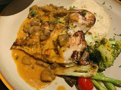 烤鸡胸配肉汁蘑菇酱-bluefrog蓝蛙(悠唐购物中心店)