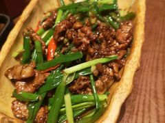 小炒黄牛肉-老滇山寨•云南特色菜•地方菜•民族风情歌舞表演(金碧店)