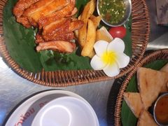 -小小集渔·泰式大排档(太古里香槟店)