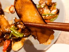 傣味野芫荽炒牛肝菌-半山腰·云南菜(侨福芳草地店)