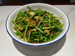藜蒿炒腊肉-回家吃饭·地道南昌菜(建德观总店)