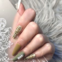 -莉娜美睫·穿戴甲