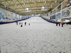 -乔波室内滑雪场