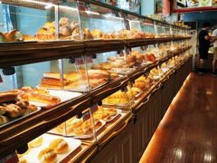 面包甜点陈列柜-新侨三宝乐面包店(崇文门店)