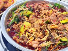 -周良天山牛杂城(天山路总店)