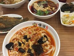 -顺溜·手工刀削面·黑金店(铜锣湾店)