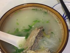 -烤鸭肉夹馍鸭汤店