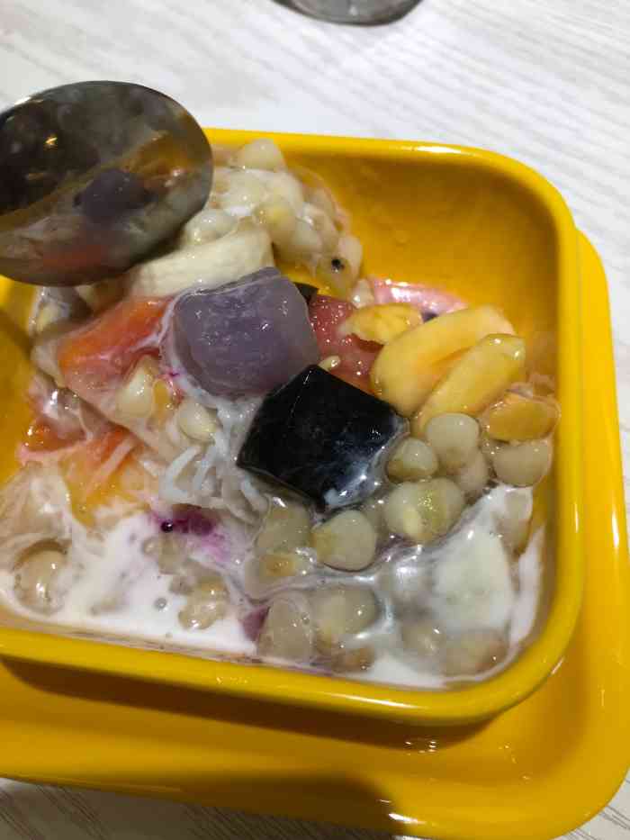 胡熙施越式水果捞-"(老顾客)有段时间没有来吃了,这是我吃得.