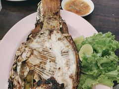 -J Daeng Seafood