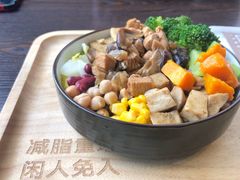 黑椒鸡胸杂蔬谷物碗-人鱼崛起低卡健康餐(大华店)