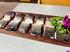 -围炉肉舍•炭烤活鳗•丹东海鲜烤肉(步行街店)