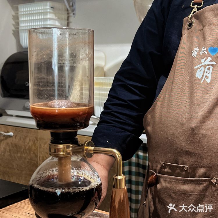 老城区居民楼老师傅咖啡店