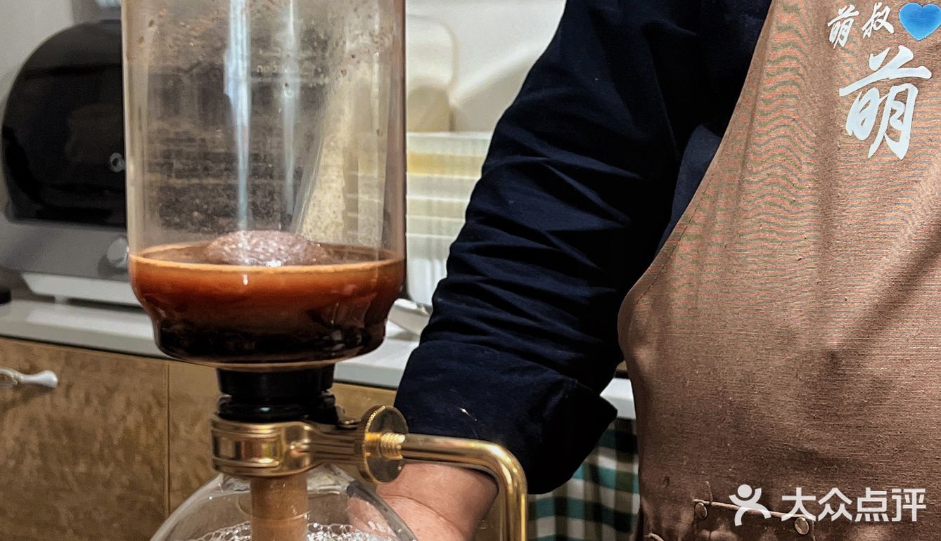 老城区居民楼老师傅咖啡店