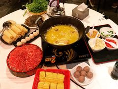 -鲜入围煮花胶鸡海鲜火锅