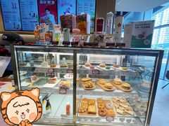 面包甜点陈列柜-Tims天好咖啡·贝果(东吴龙湖天街店)