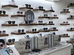 -翰佐蔡司小乐圆·依视路星趣控·暴龙眼镜折扣店