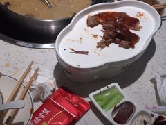 -三人行骨头王火锅(长寿店)
