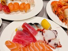 -广州万富希尔顿酒店·感趣自助餐厅·金秋蟹宴生蚝海鲜刺身