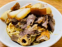 -松树干拌面店