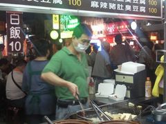 -六合夜市